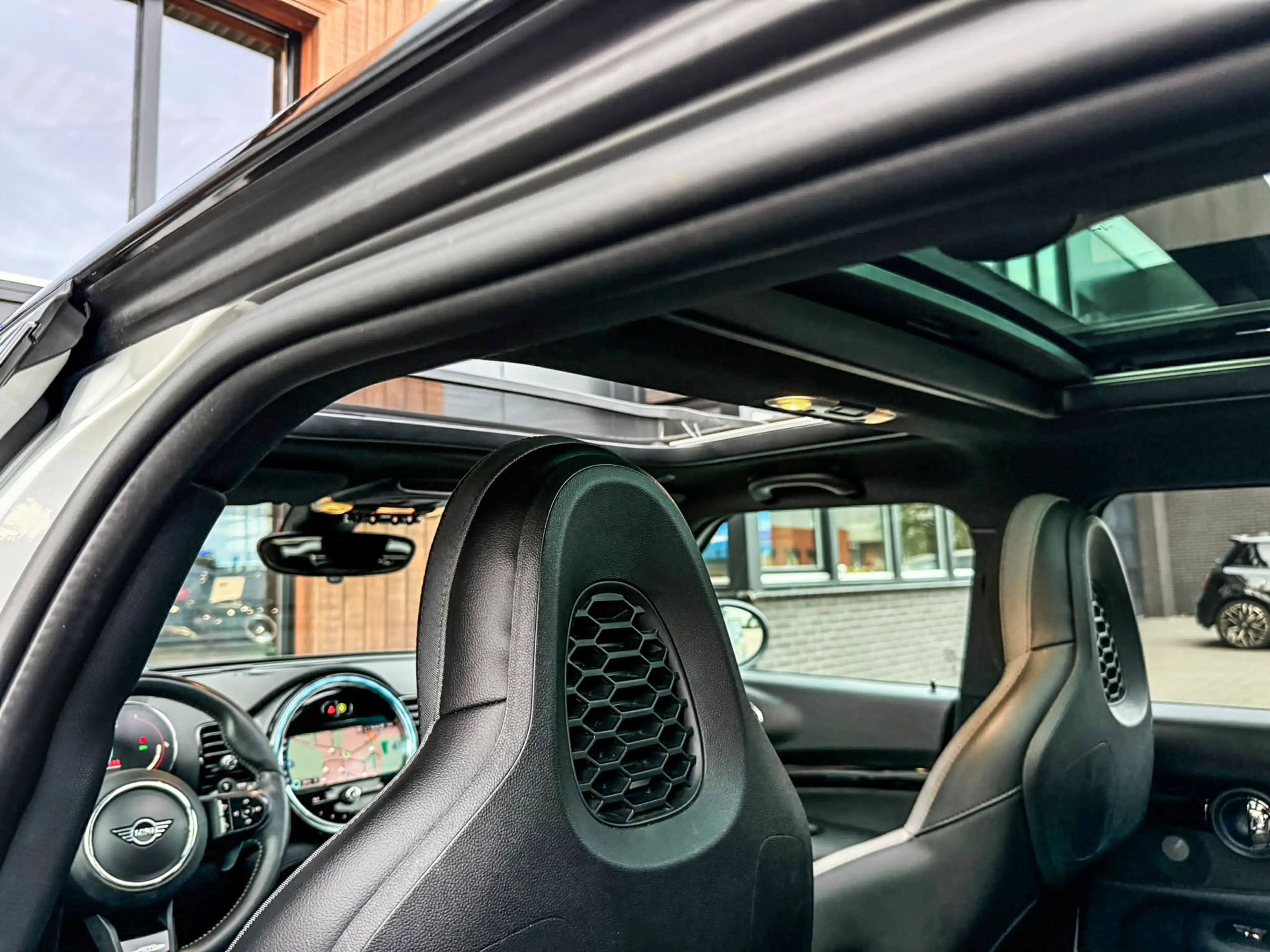 MINI John Cooper Works Clubman Mini 2.0 JCW ALL4 F1 aut 306pk/nw model/pano/camer — photo 10