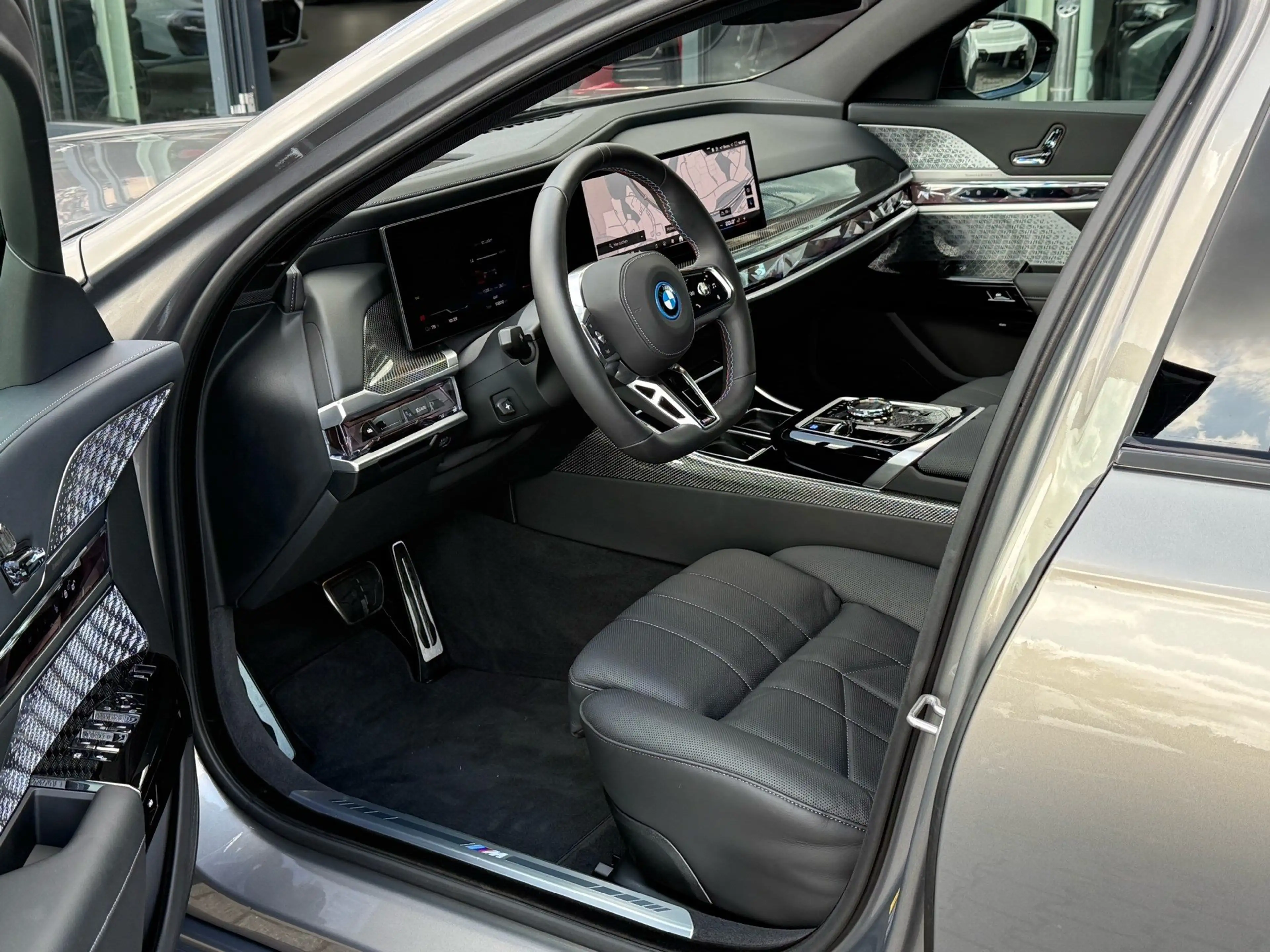 BMW i7 M70 xDrive M Sport //Bowers&Wilkins HUD Massage Pa — photo 5