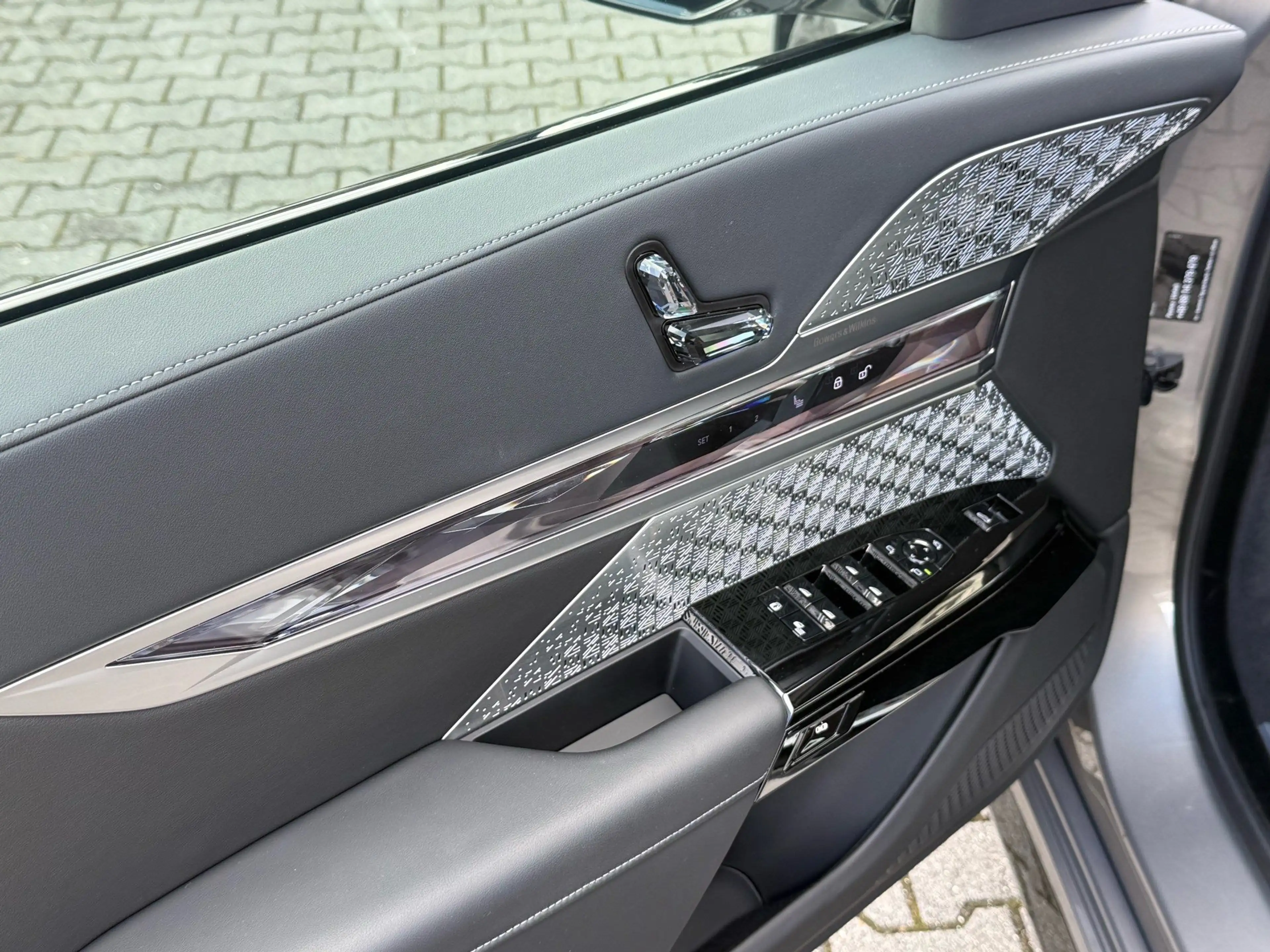 BMW i7 M70 xDrive M Sport //Bowers&Wilkins HUD Massage Pa — photo 7