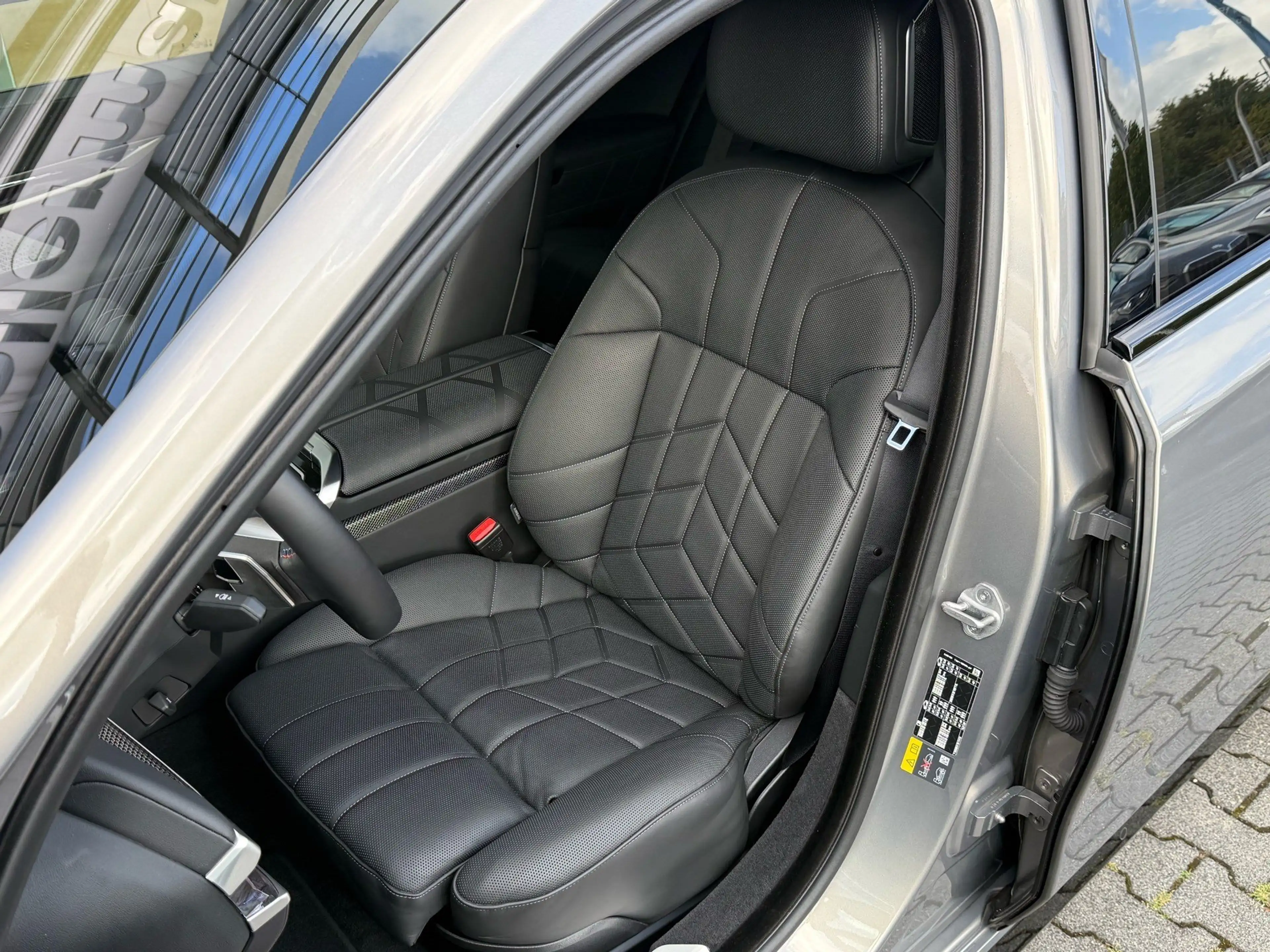 BMW i7 M70 xDrive M Sport //Bowers&Wilkins HUD Massage Pa — photo 10