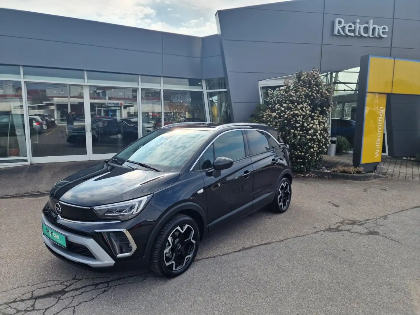 Opel Crossland Ultimate-Paket 1,2 AT+NAV+PANO+APA+SHZ Klima Navi Schwarz - 1