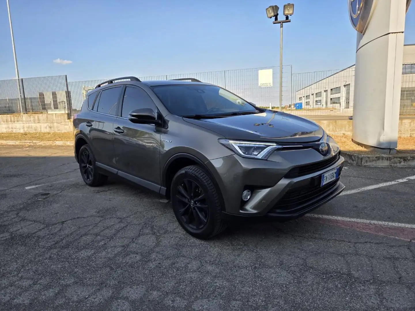 Toyota RAV 4 MY23 RAV4 2.5 Hybrid 2WD Lounge GPL, ESEMPLA Bronze - 2