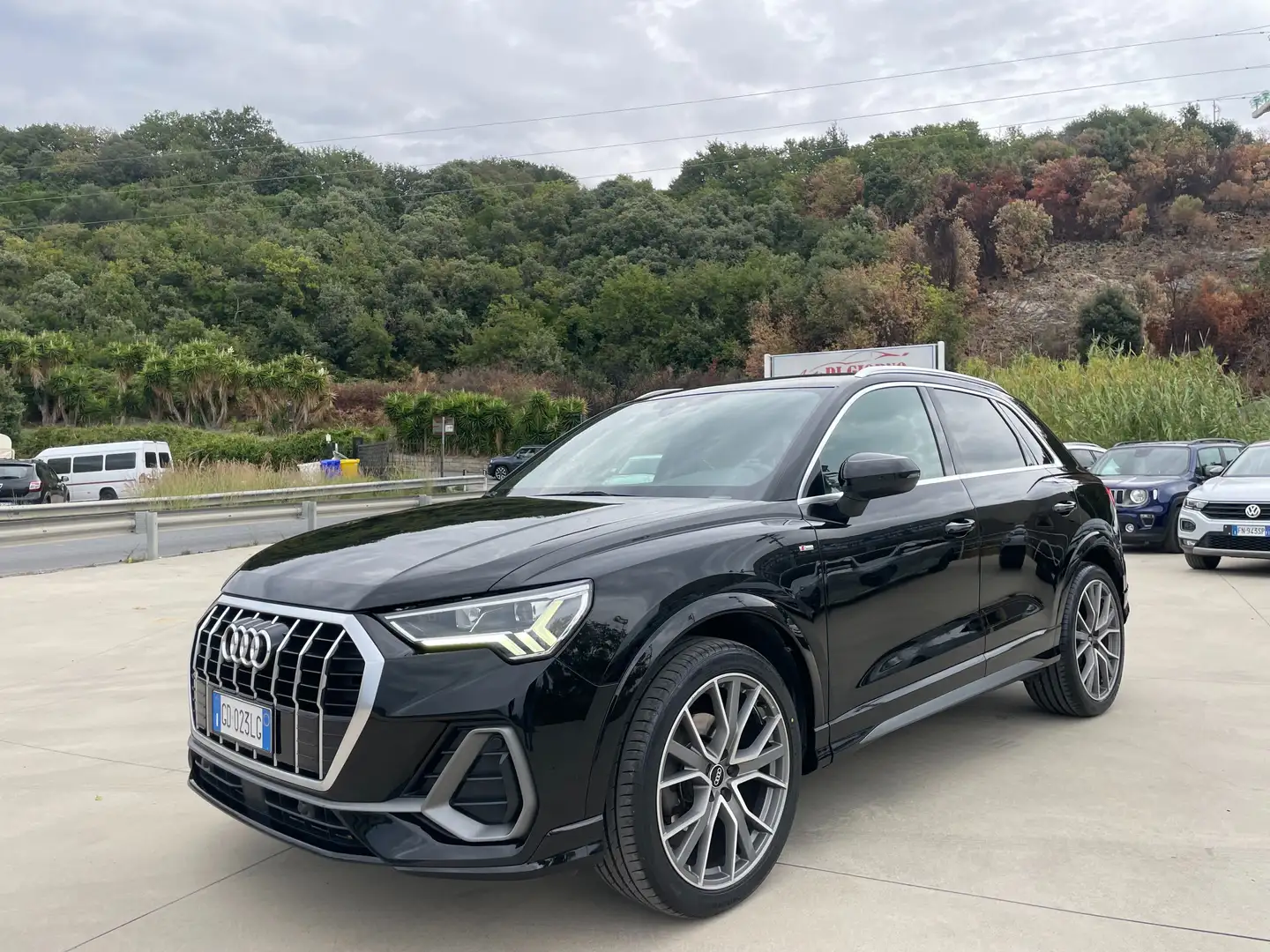 Audi Q3 2.0 tdi S line edition Nero - 1