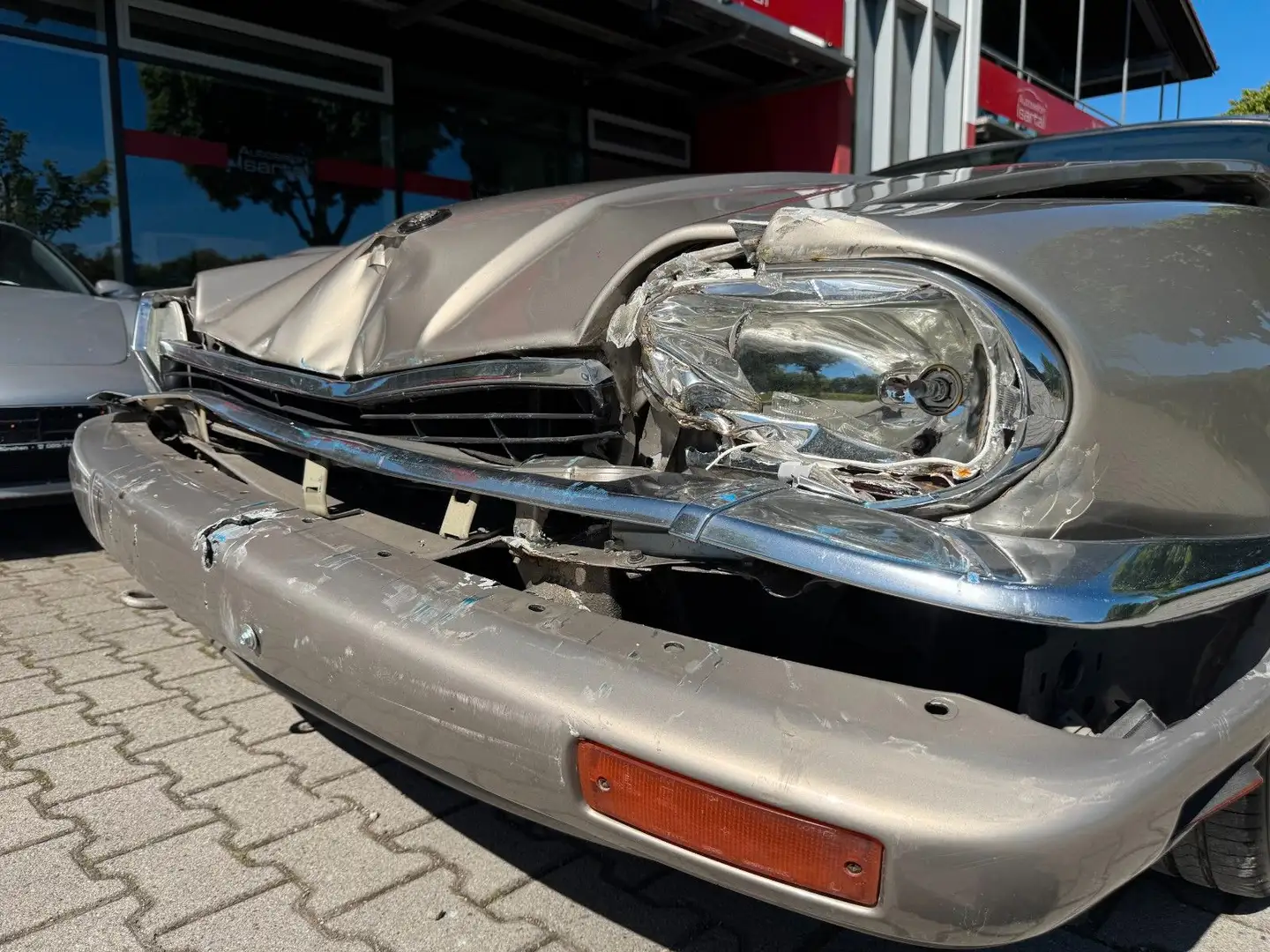 Jaguar XJS 4.0 Cabrio 2+2 -H-Kz-. Frontschaden Beige - 2