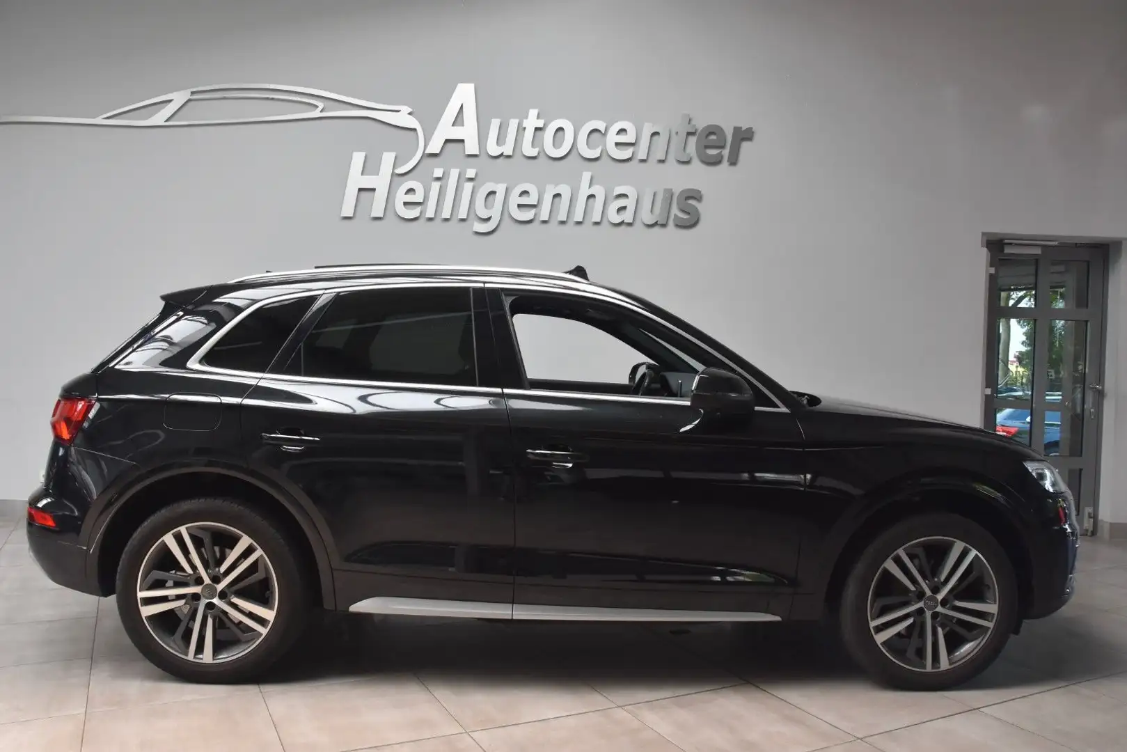 Audi Q5 40 TDI Quattro Sport Xenon Massage Kamera AHK Schwarz - 2