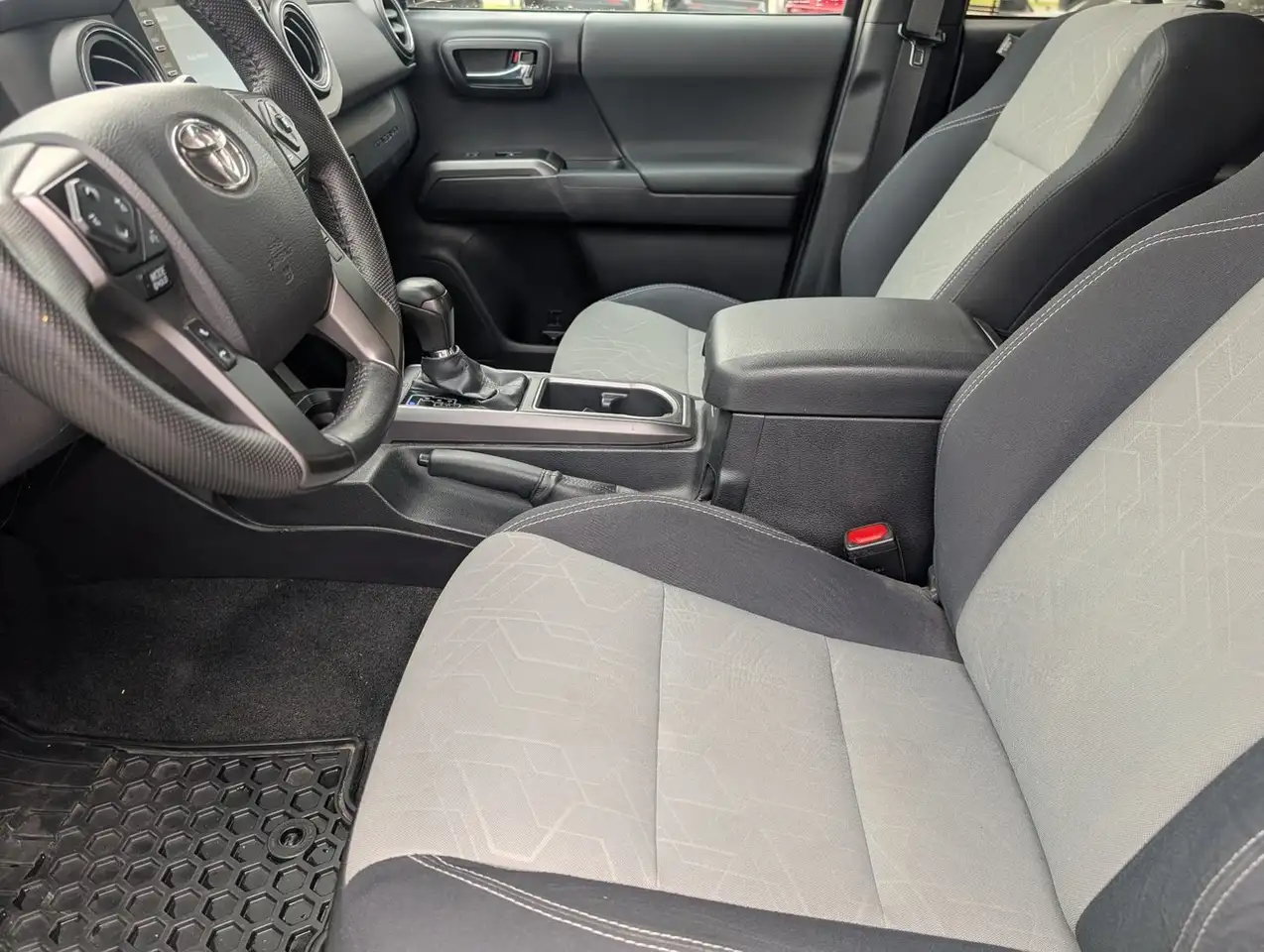 Toyota Tacoma снимка Toyota Tacoma
