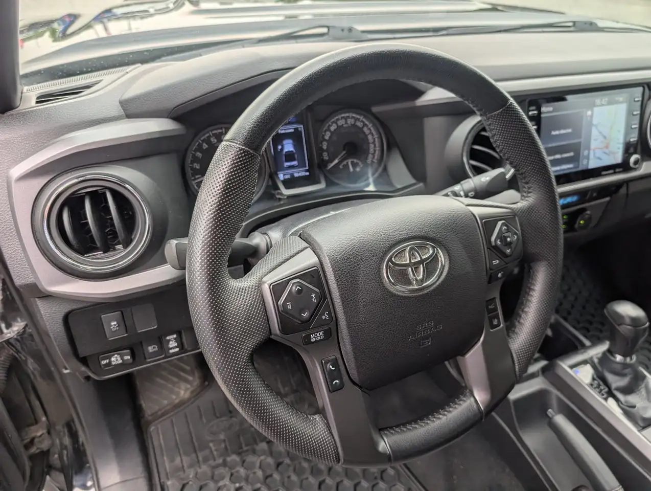 Toyota Tacoma снимка Toyota Tacoma
