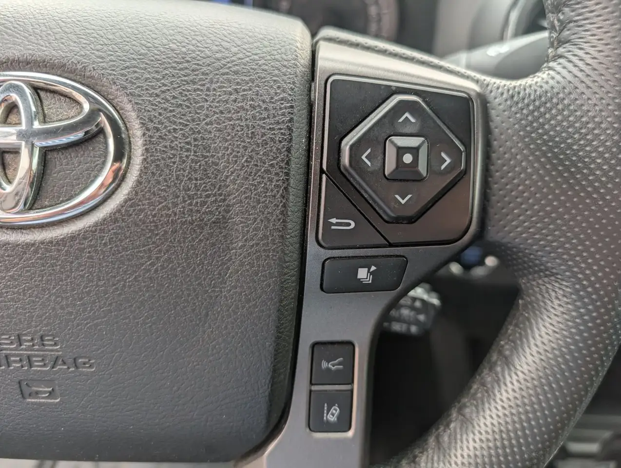 Toyota Tacoma снимка Toyota Tacoma