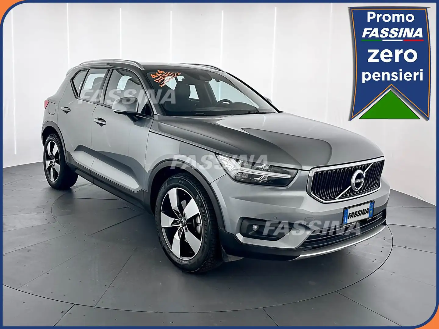 Volvo XC40 XC40 D3 AWD Geartronic Momentum 150 cv Grigio - 1
