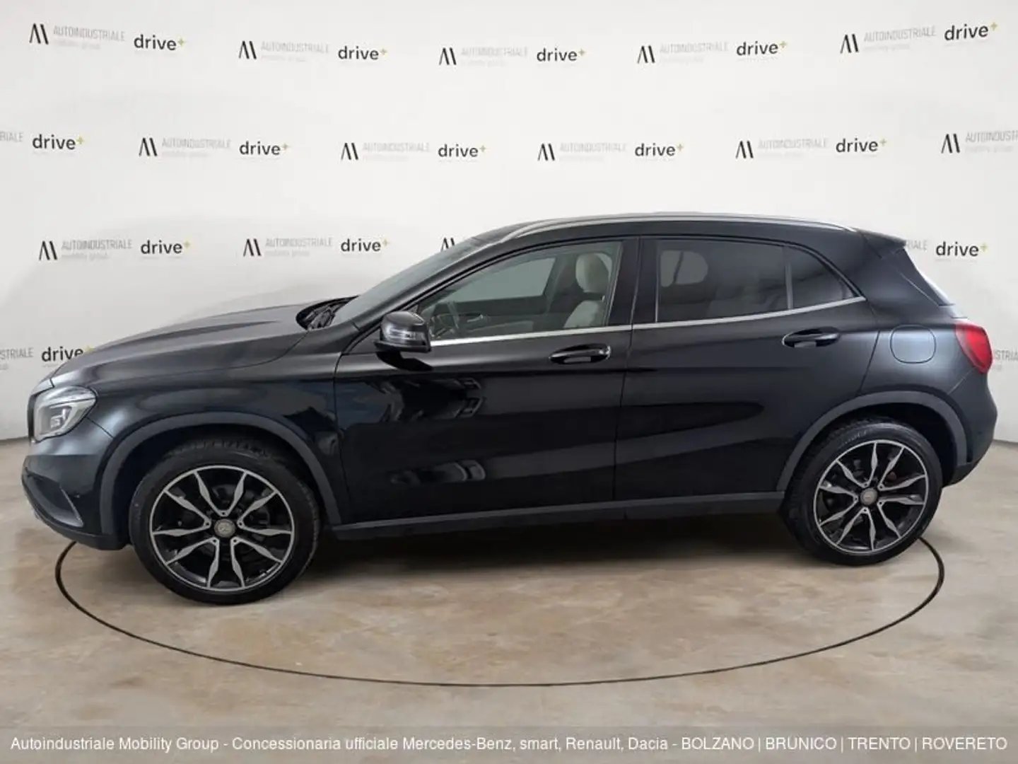 Mercedes-Benz GLA 220 220 D 4MATIC ENDURO AUTOMATIC Černá - 2