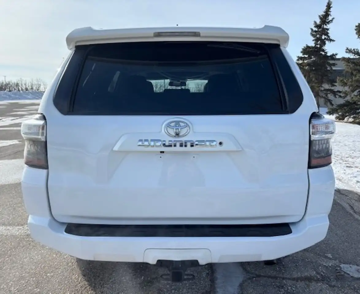 Toyota 4-Runner снимка Toyota 4-Runner