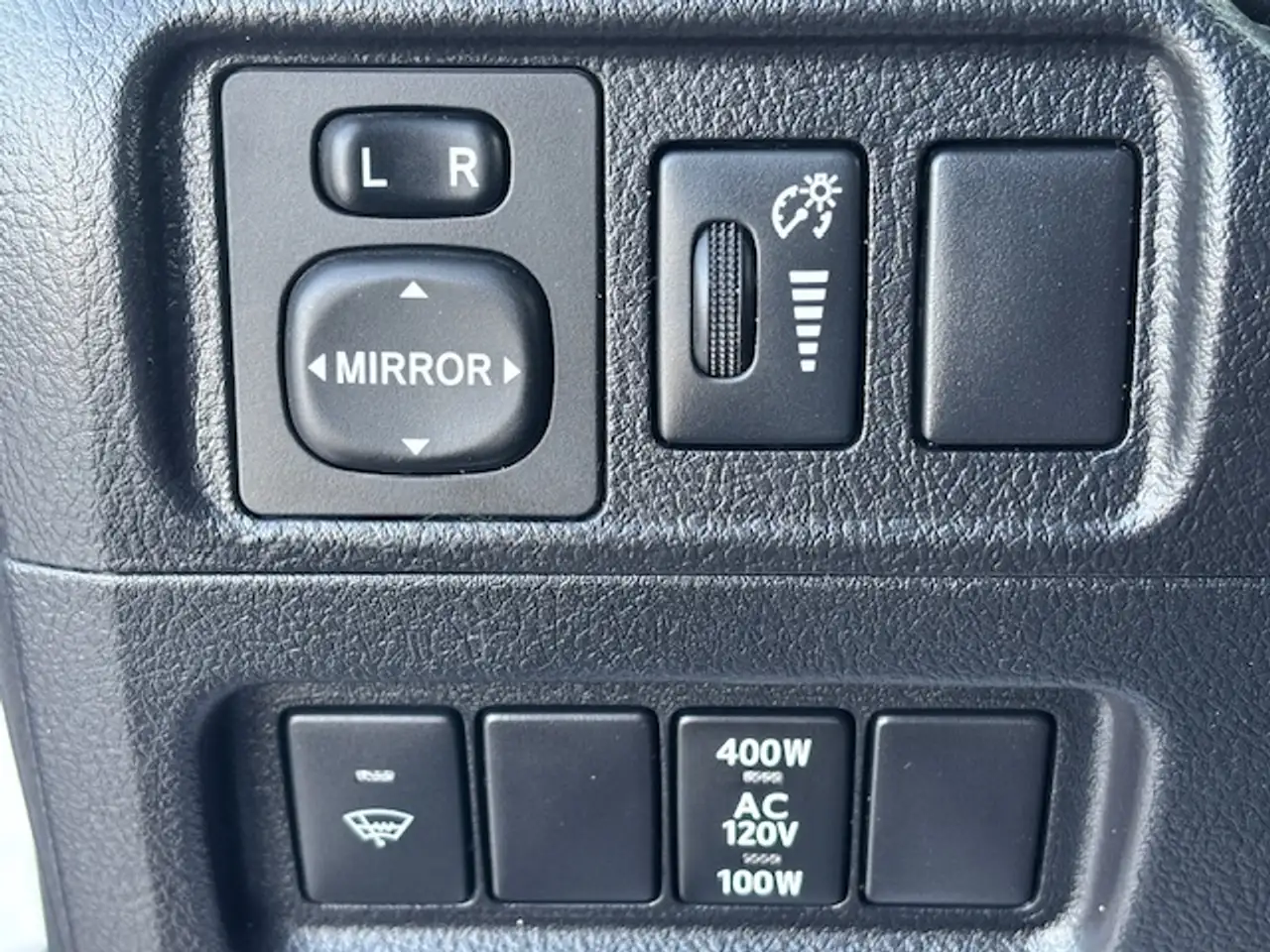 Toyota 4-Runner снимка Toyota 4-Runner