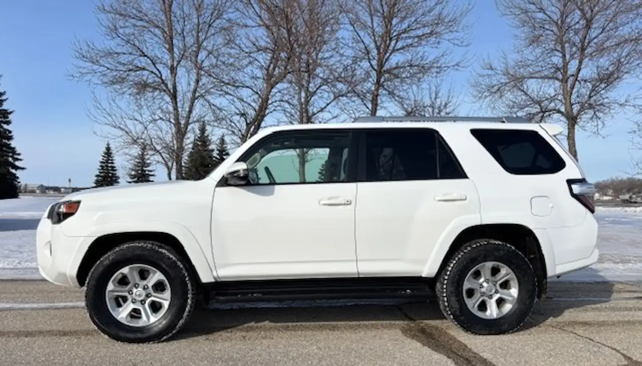 Toyota 4-Runner снимка Toyota 4-Runner