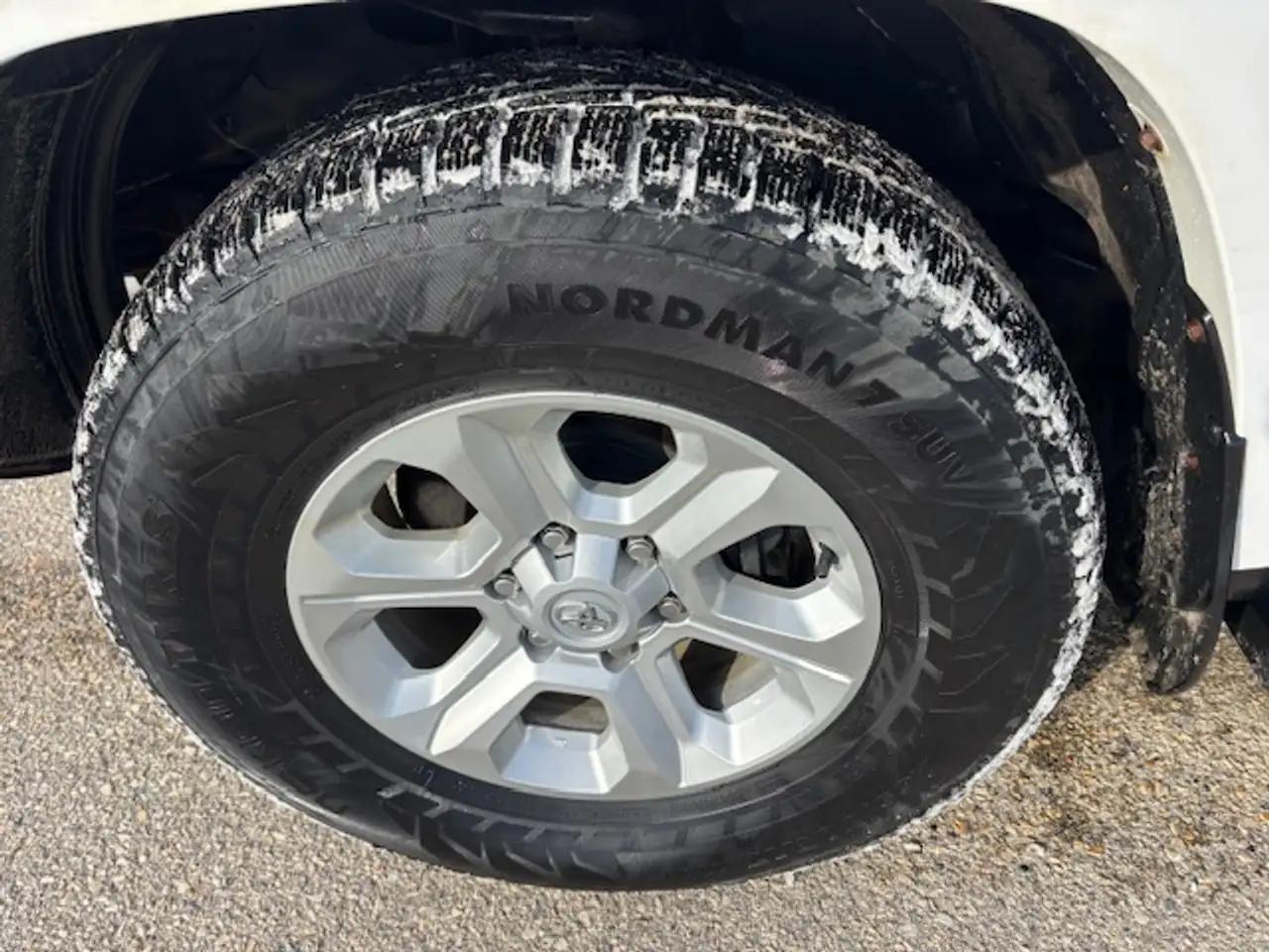 Toyota 4-Runner снимка Toyota 4-Runner