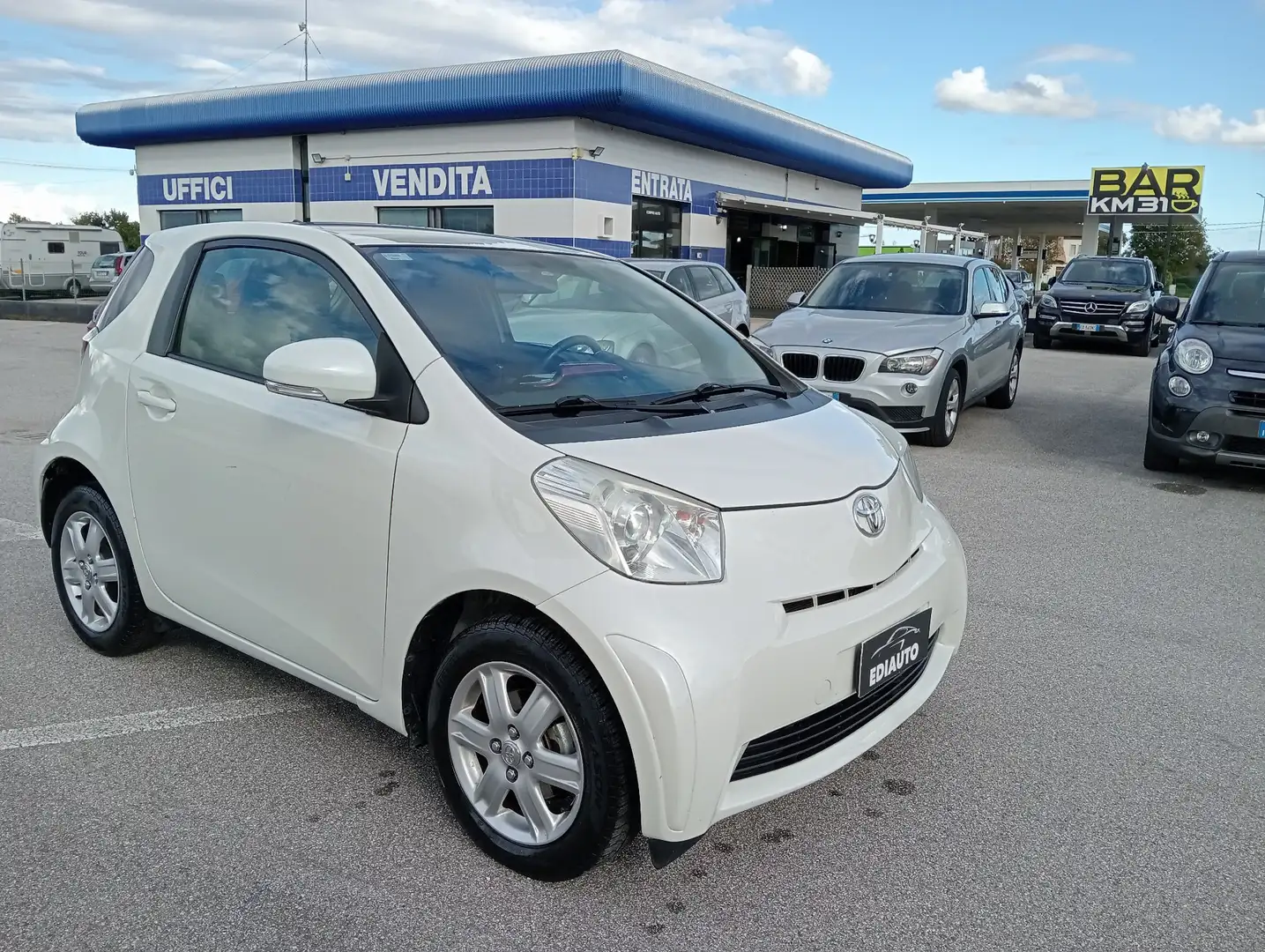 Toyota iQ iQ 1.0 Active (sol) cvt E5 NEOPATENTATI Weiß - 1