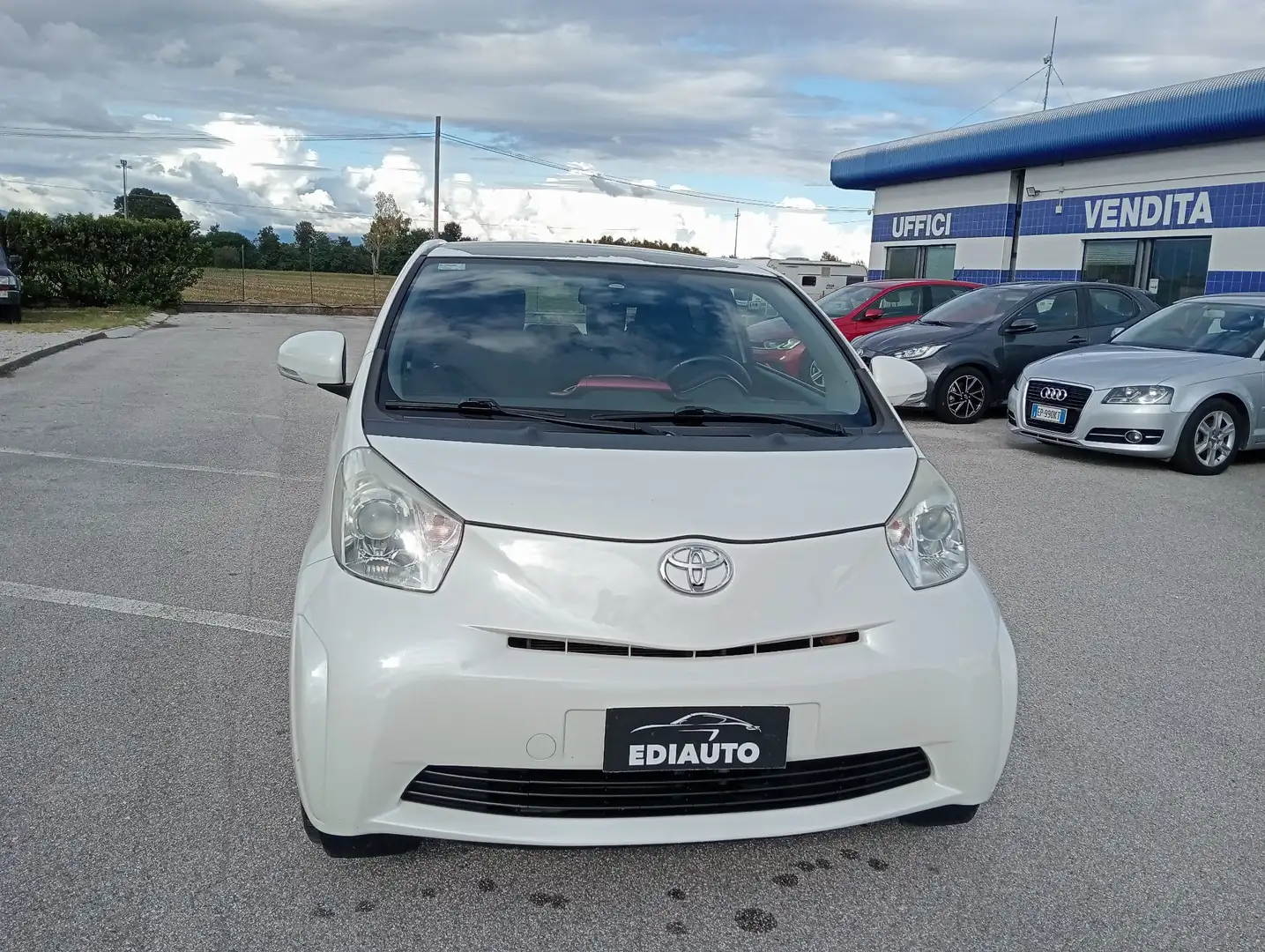 Toyota iQ iQ 1.0 Active (sol) cvt E5 NEOPATENTATI Weiß - 2