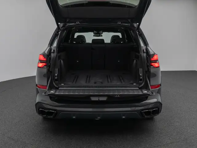 BMW X5 M view 13
