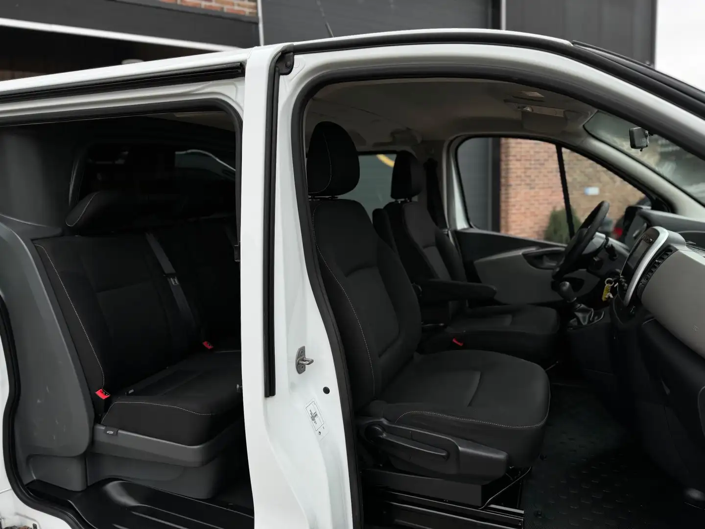 Renault Trafic 1.6 dCi T29 L2H1 DC Comfort Dubbele Cabine 5p Airc - 2
