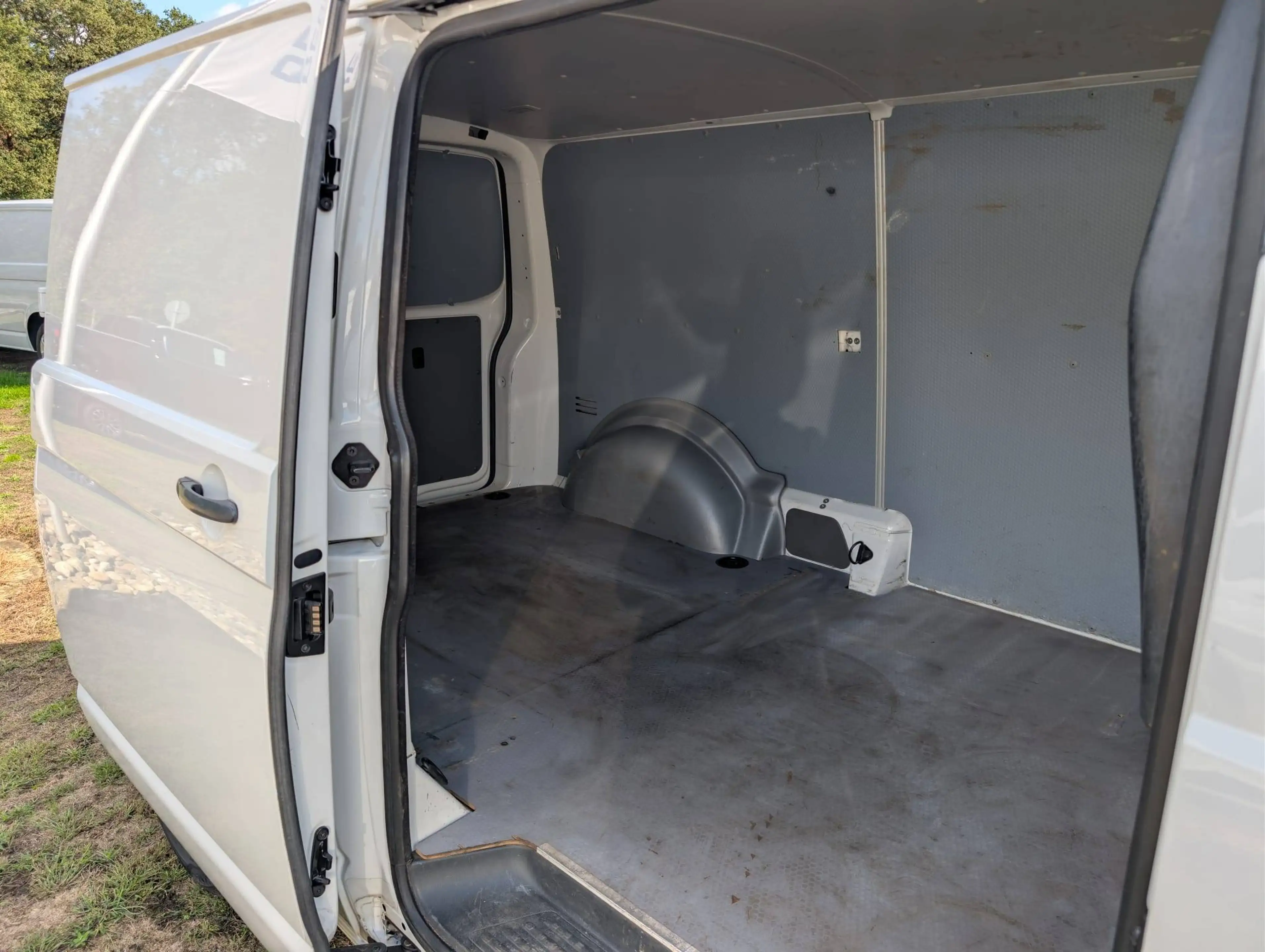 Volkswagen T6.1 Transporter FWD / 150 PS / langer Radstand 3.400 — photo 8