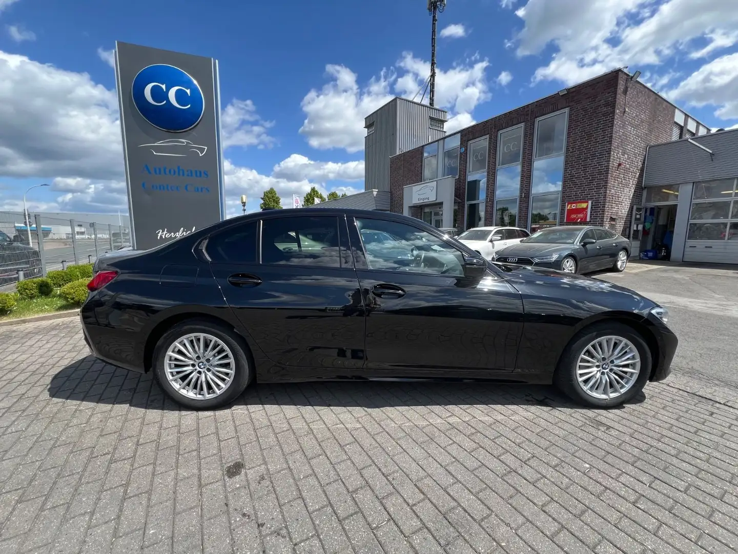 BMW 330 e Lim. Sport Line DAB+HiFi+Park+LED+ACC+BLC Schwarz - 1