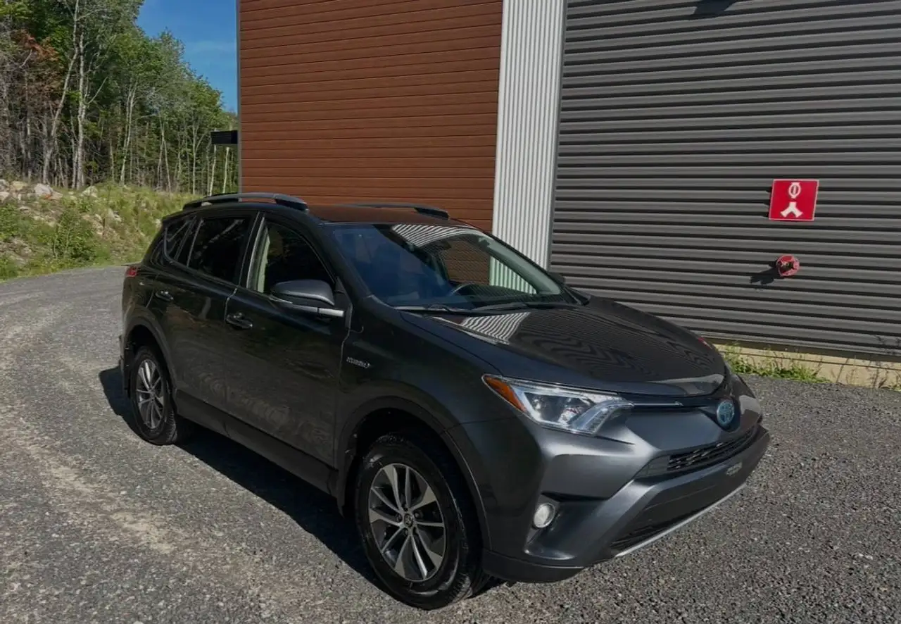 Toyota RAV 4 снимка Toyota RAV 4