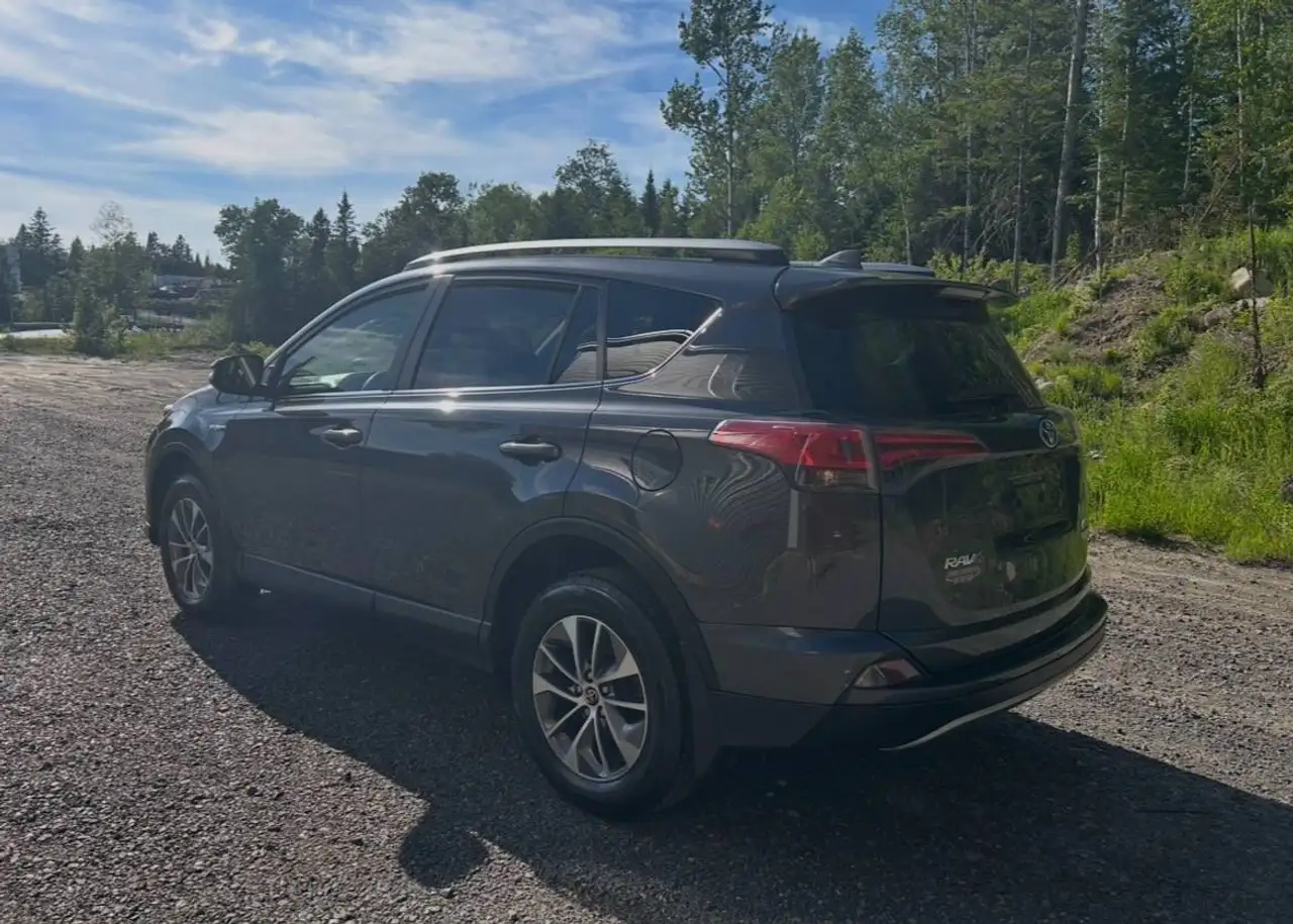 Toyota RAV 4 снимка Toyota RAV 4