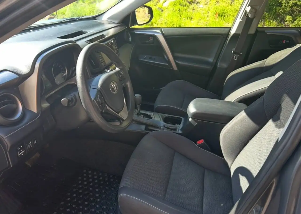 Toyota RAV 4 снимка Toyota RAV 4