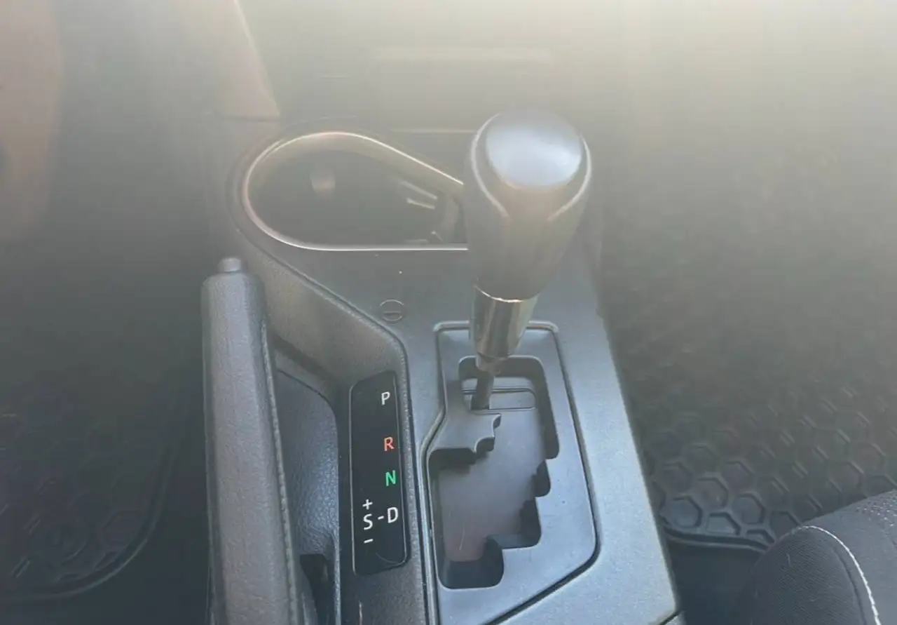 Toyota RAV 4 снимка Toyota RAV 4