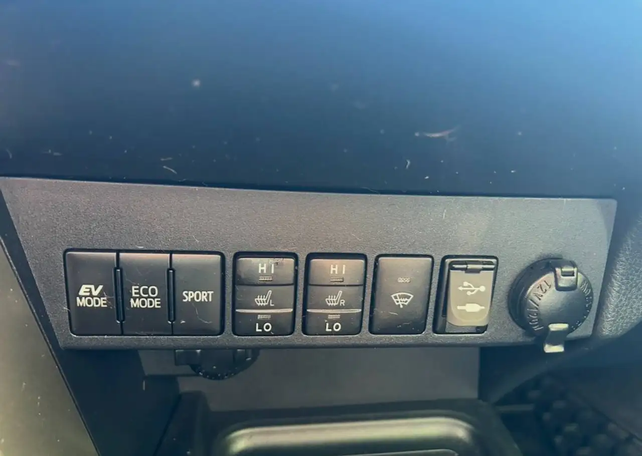 Toyota RAV 4 снимка Toyota RAV 4
