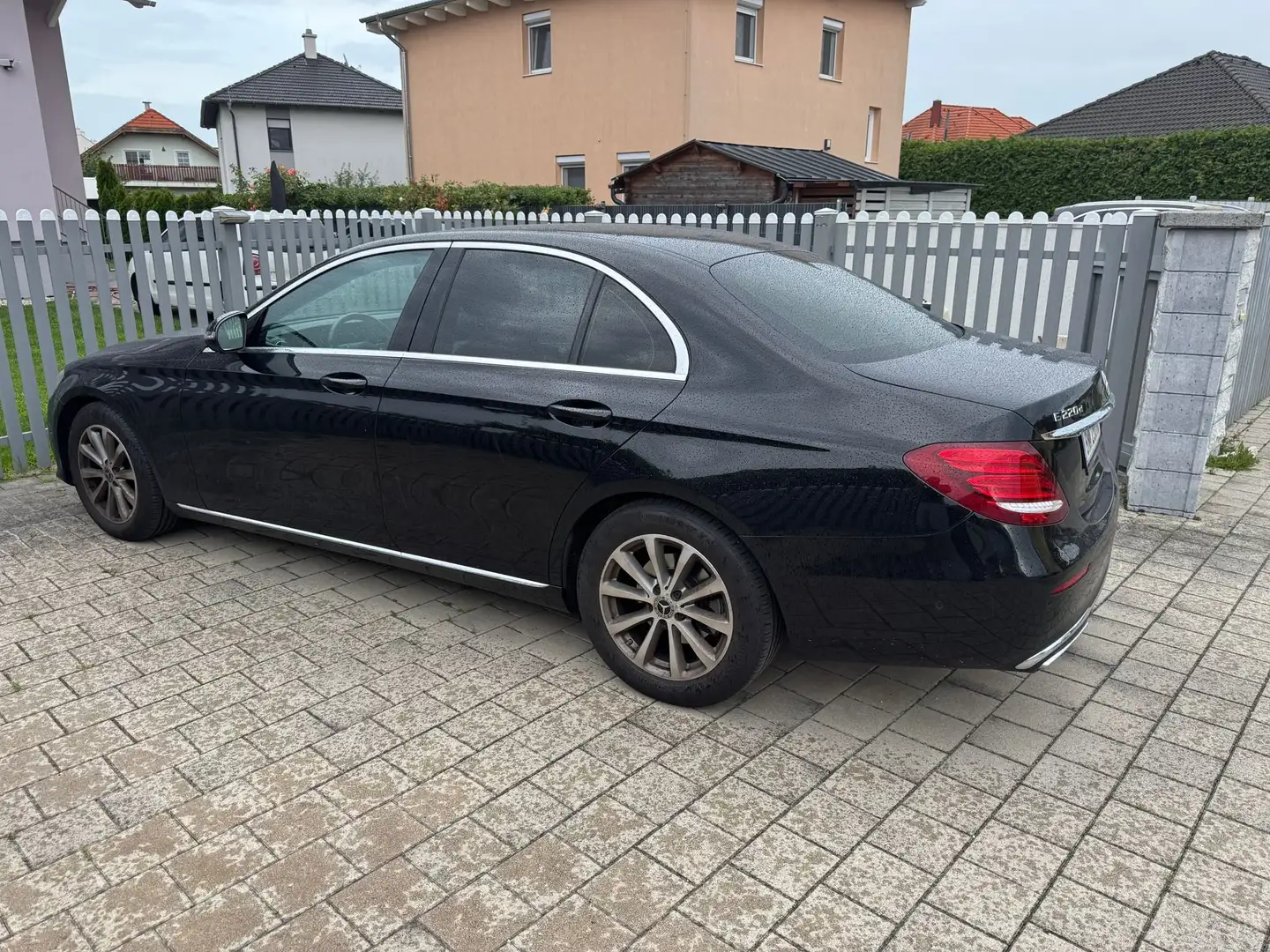 Mercedes-Benz E 220 E 220 d Aut. Schwarz - 1