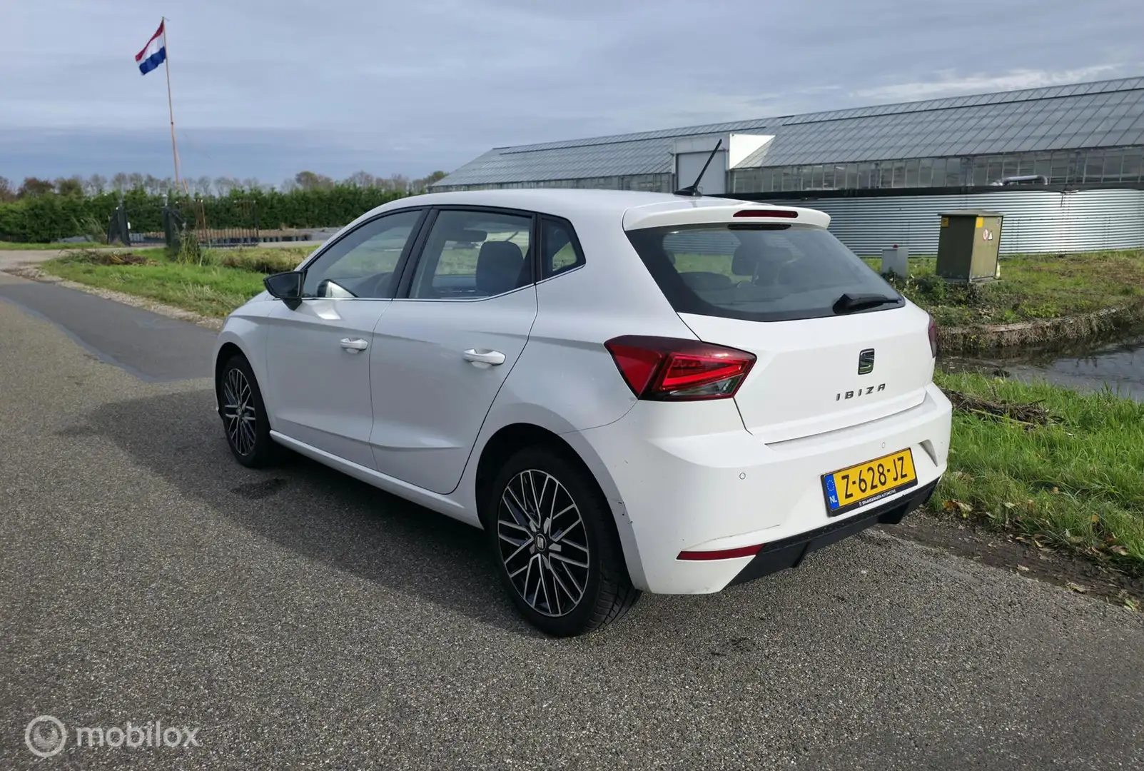 SEAT Ibiza 1.0 TSI Xcellence / Navi / Carplay / Cruise c. Wit - 2