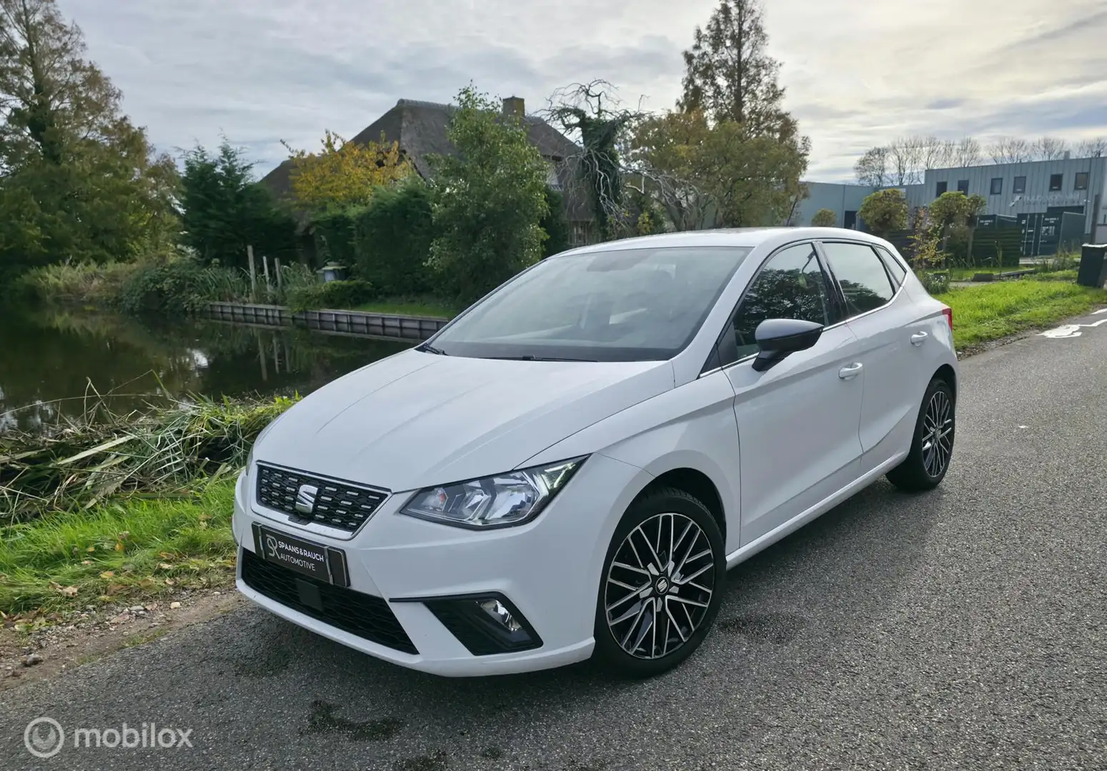 SEAT Ibiza 1.0 TSI Xcellence / Navi / Carplay / Cruise c. Wit - 1