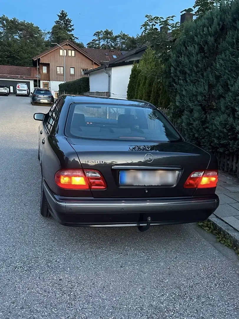 Mercedes-Benz E 280 Elegance - 2
