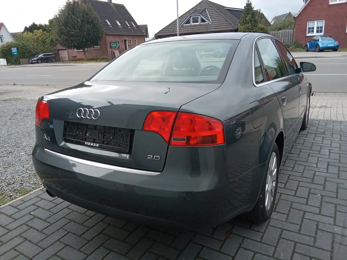 Audi A4 Lim. 2.0, TÜV NEU, 1JAHR GEWÄHRLEISTUNG Grau - 2