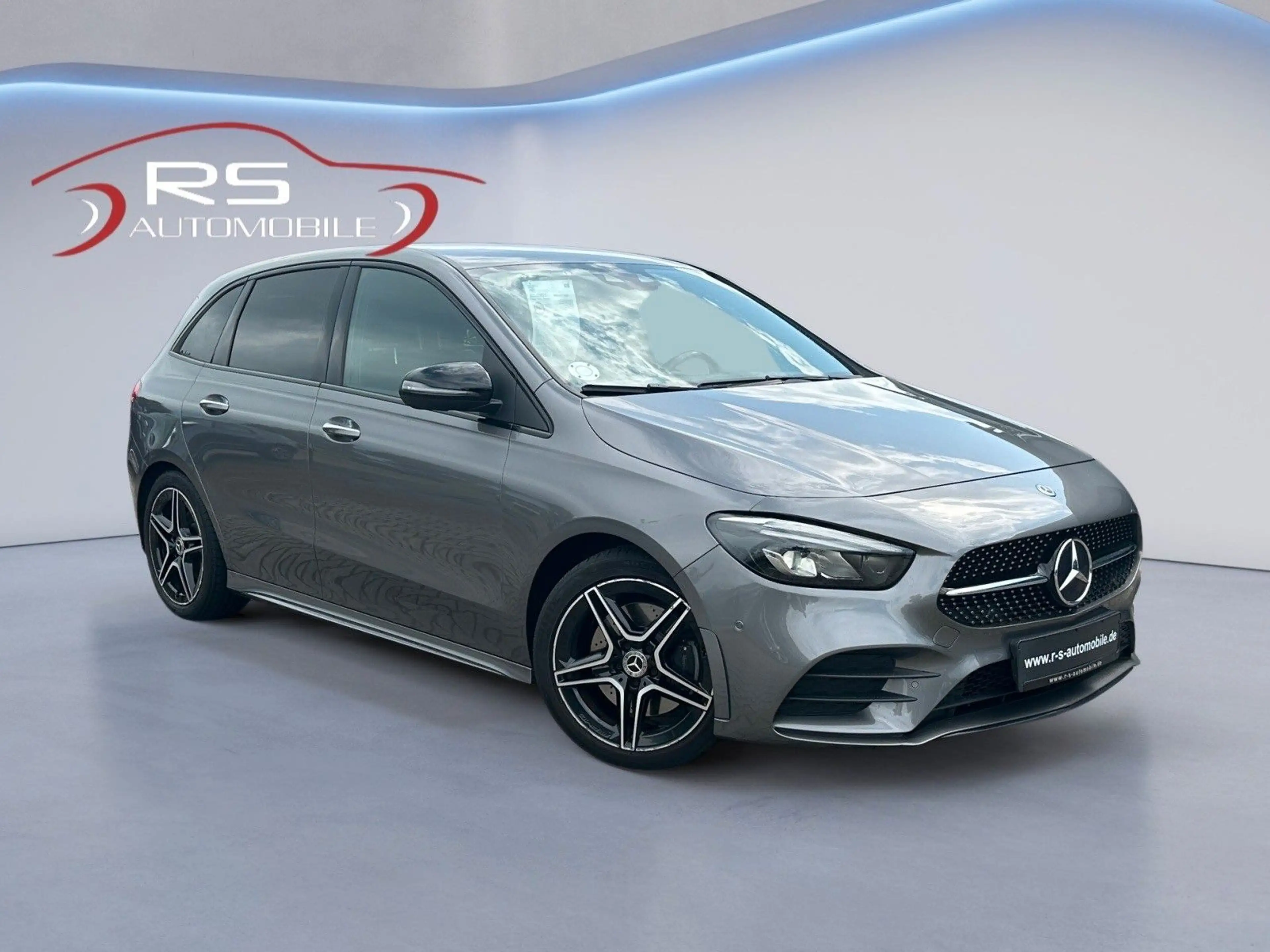 Mercedes-Benz B 220 AMG Line / Night Paket / ACC / Kamera — photo 7