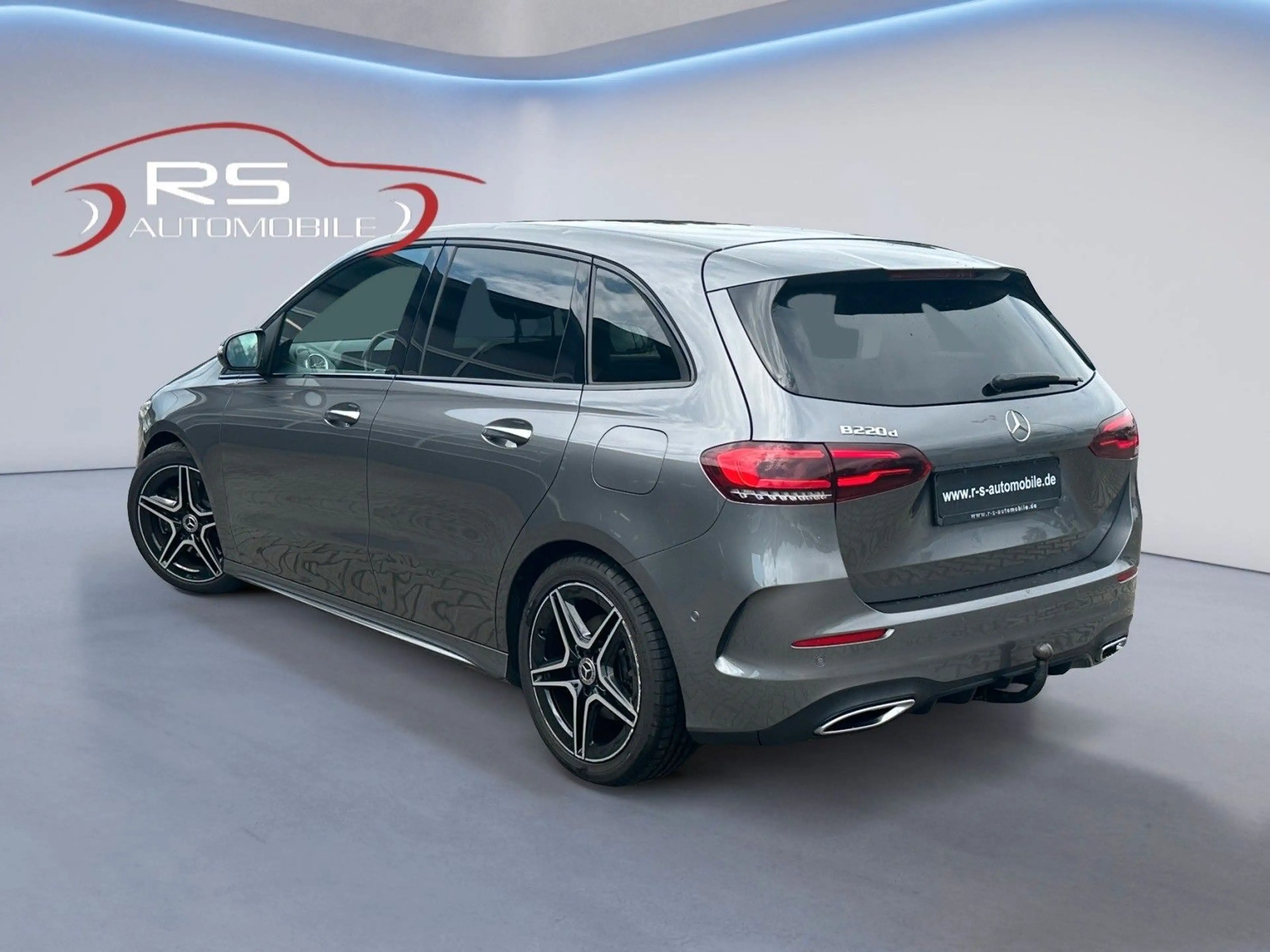 Mercedes-Benz B 220 AMG Line / Night Paket / ACC / Kamera — photo 3