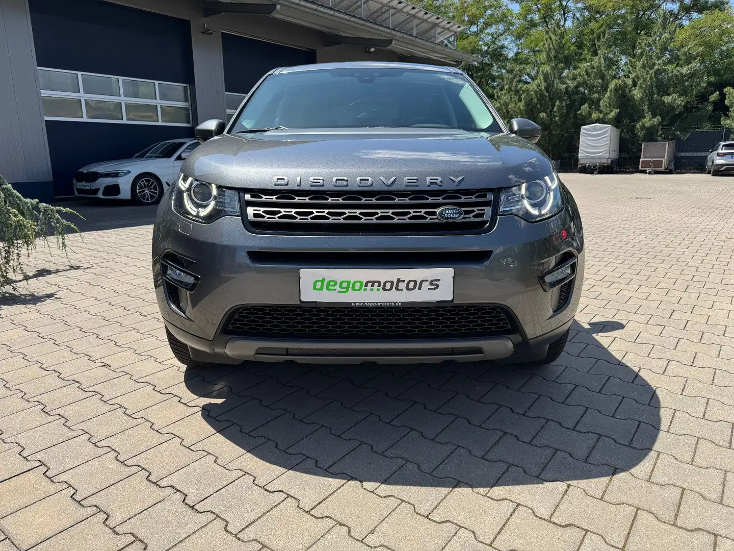 Land Rover Discovery Sport SE AWD Grau - 2