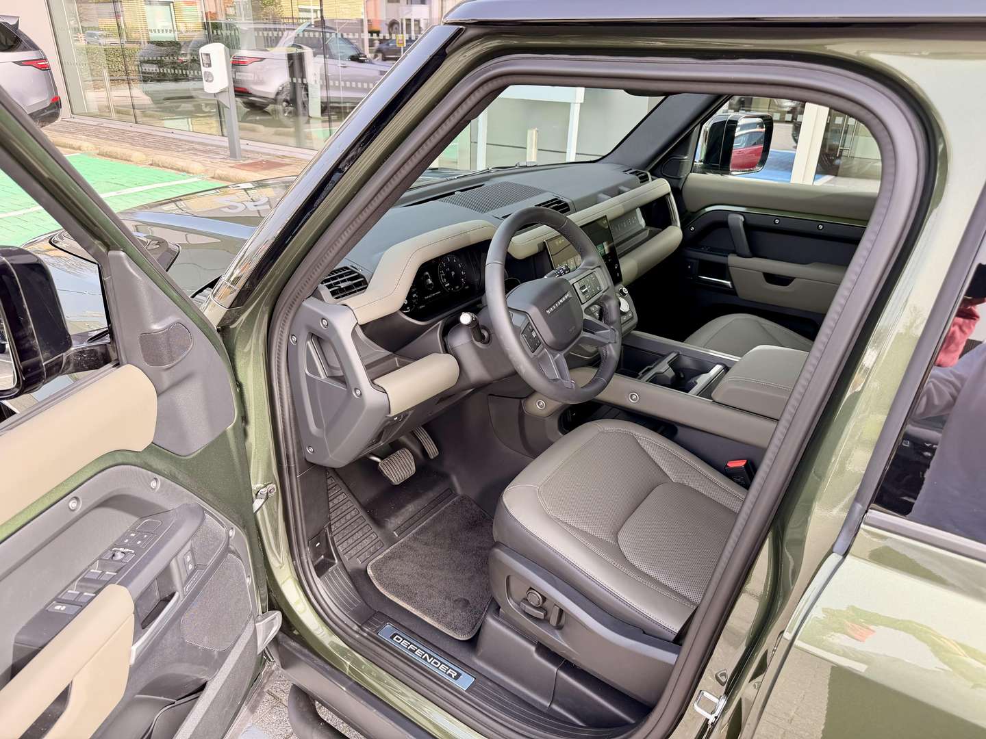 Land Rover Defender P300e URBAN -  - Joinsteer - #3