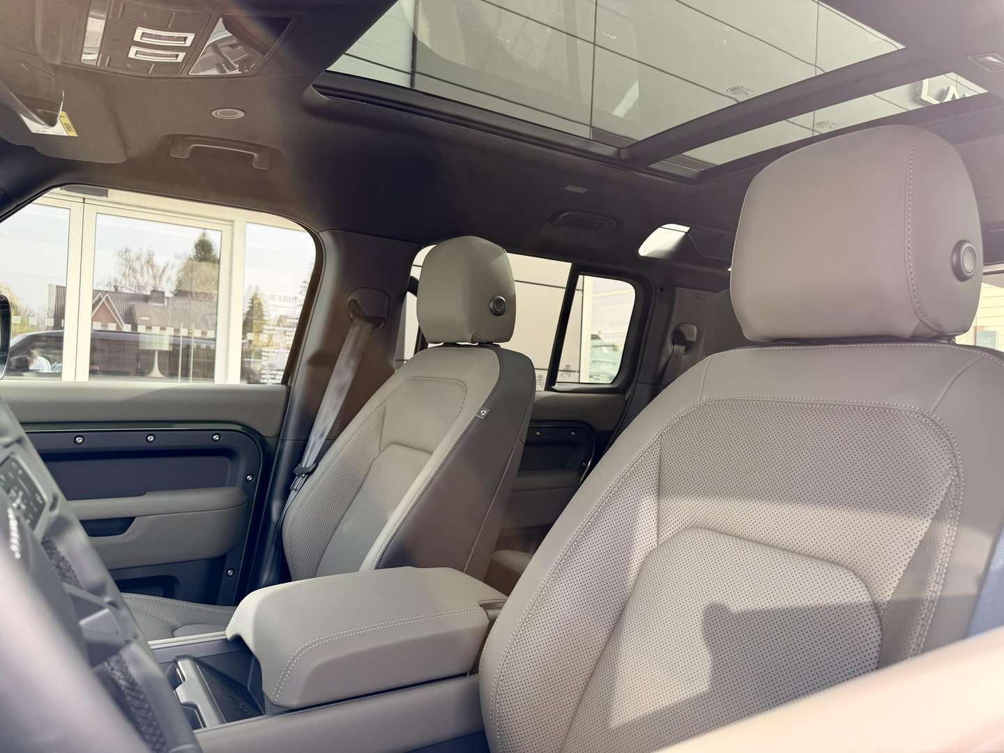 Land Rover Defender P300e URBAN -  - Joinsteer - #4