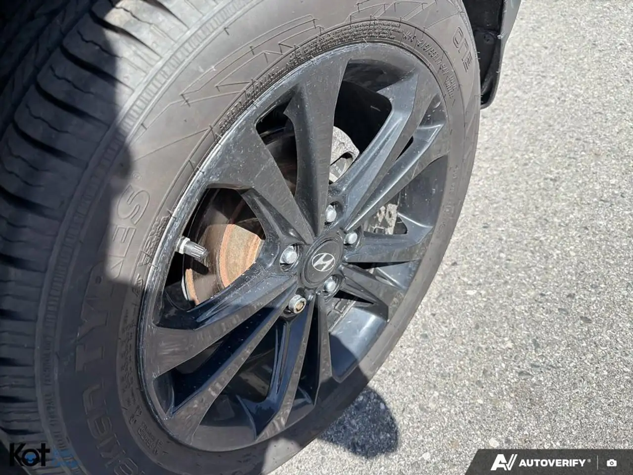 Hyundai KONA снимка Hyundai KONA
