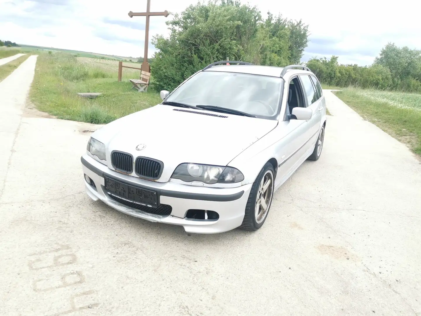 BMW 330 330d touring - 1