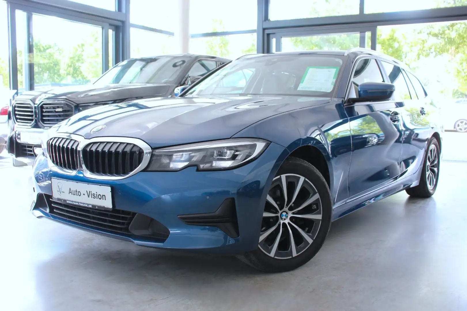 BMW 318 d (G21) Advantage*LED*SHZ*Navi*PDC* Blau - 1