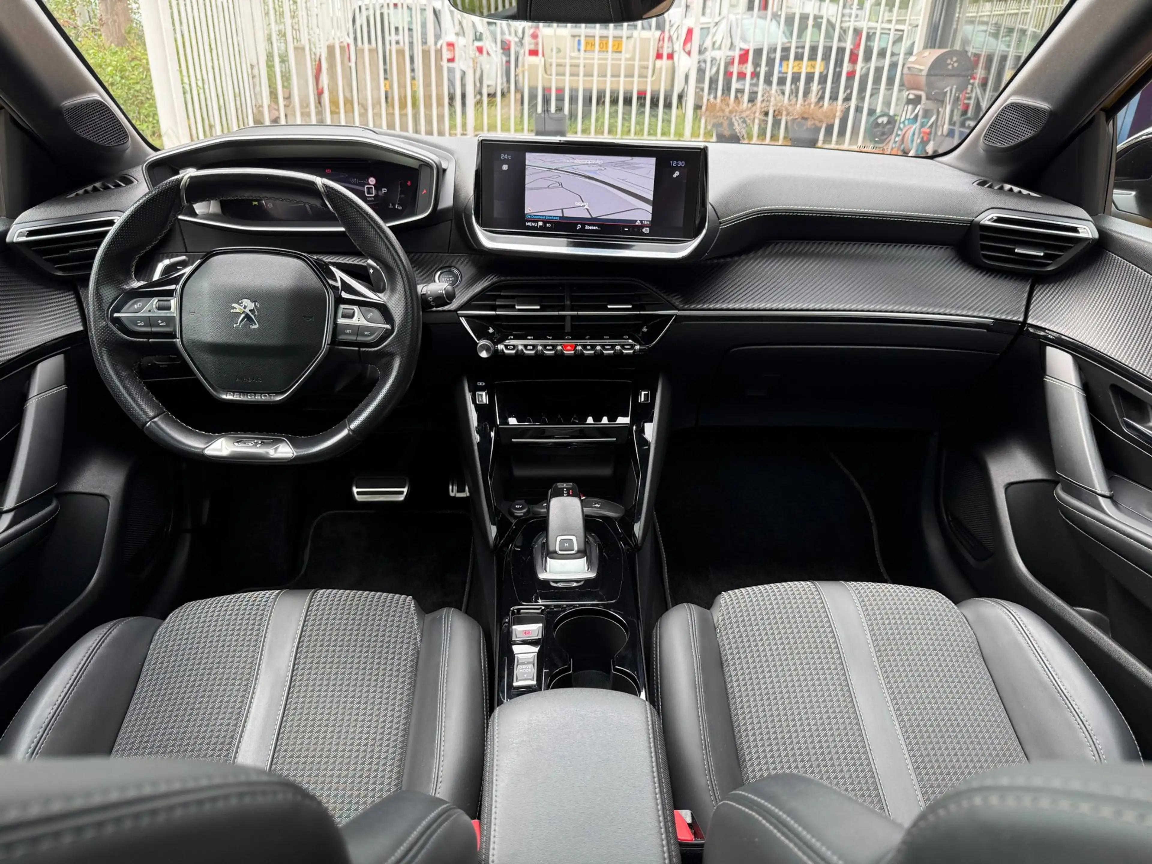 Peugeot 208 1.2 PureTech GT-Line | Automaat | Pano | Carplay — photo 2