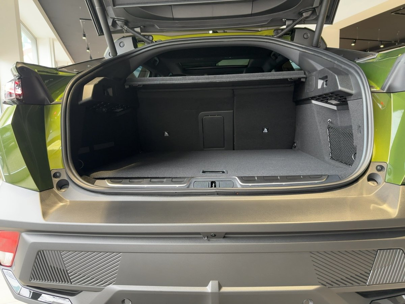 Peugeot 408 GT EXCLUSIVE Plug-In Hybrid 240 e-DSC7 ACC — photo 8