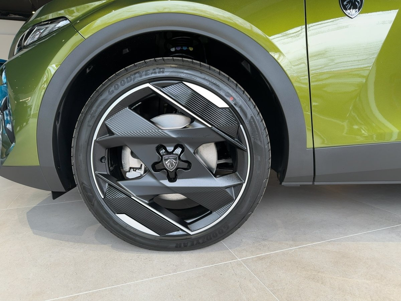 Peugeot 408 GT EXCLUSIVE Plug-In Hybrid 240 e-DSC7 ACC — photo 14