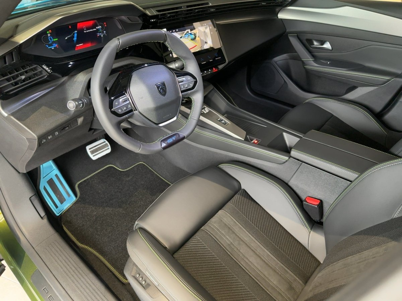 Peugeot 408 GT EXCLUSIVE Plug-In Hybrid 240 e-DSC7 ACC — photo 9