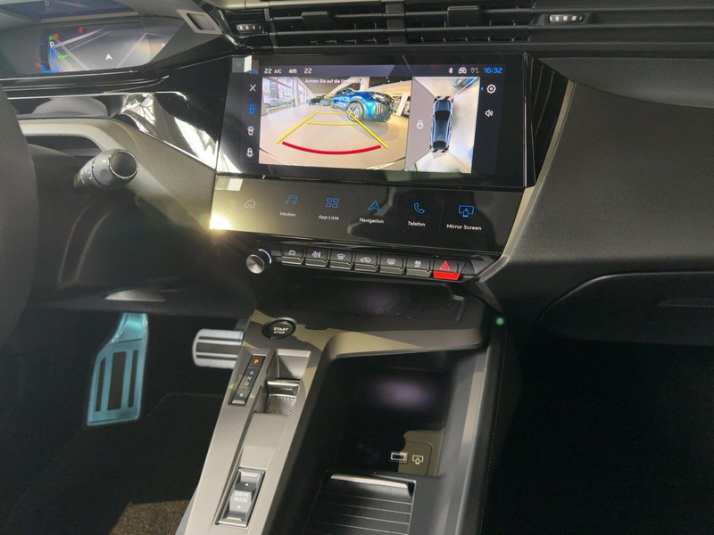 Peugeot 408 GT EXCLUSIVE Plug-In Hybrid 240 e-DSC7 ACC — photo 13