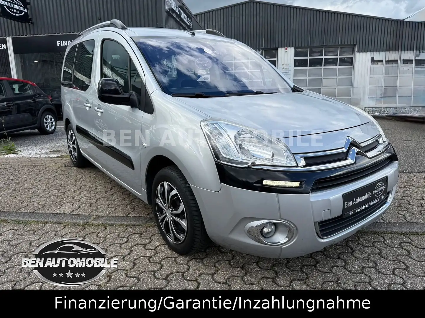 Citroen Berlingo Kombi Selection VTI120 Silber - 1
