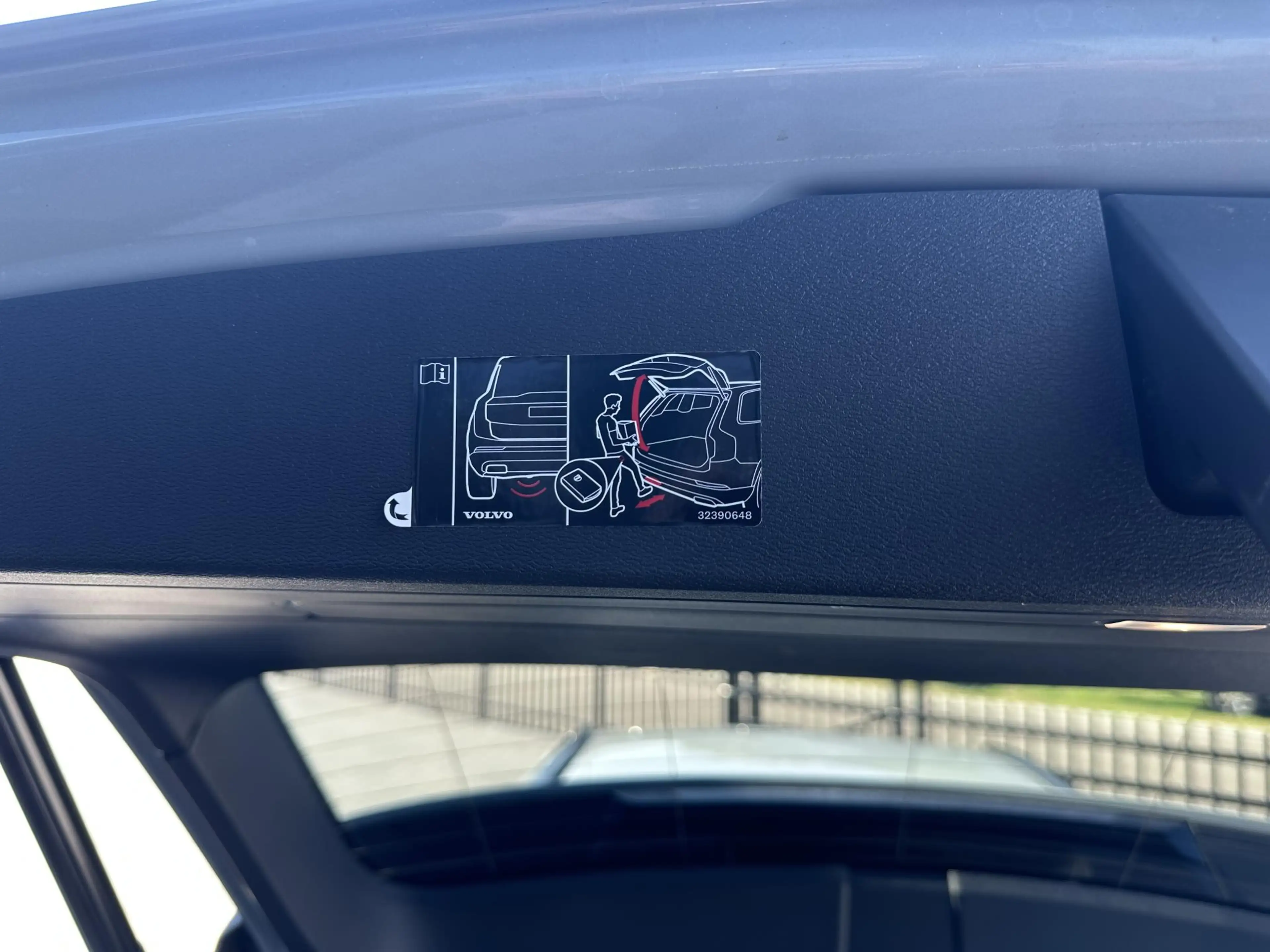 Volvo V60 2.0 B4 Plus Dark ACC|360|Vapour Grey — photo 5