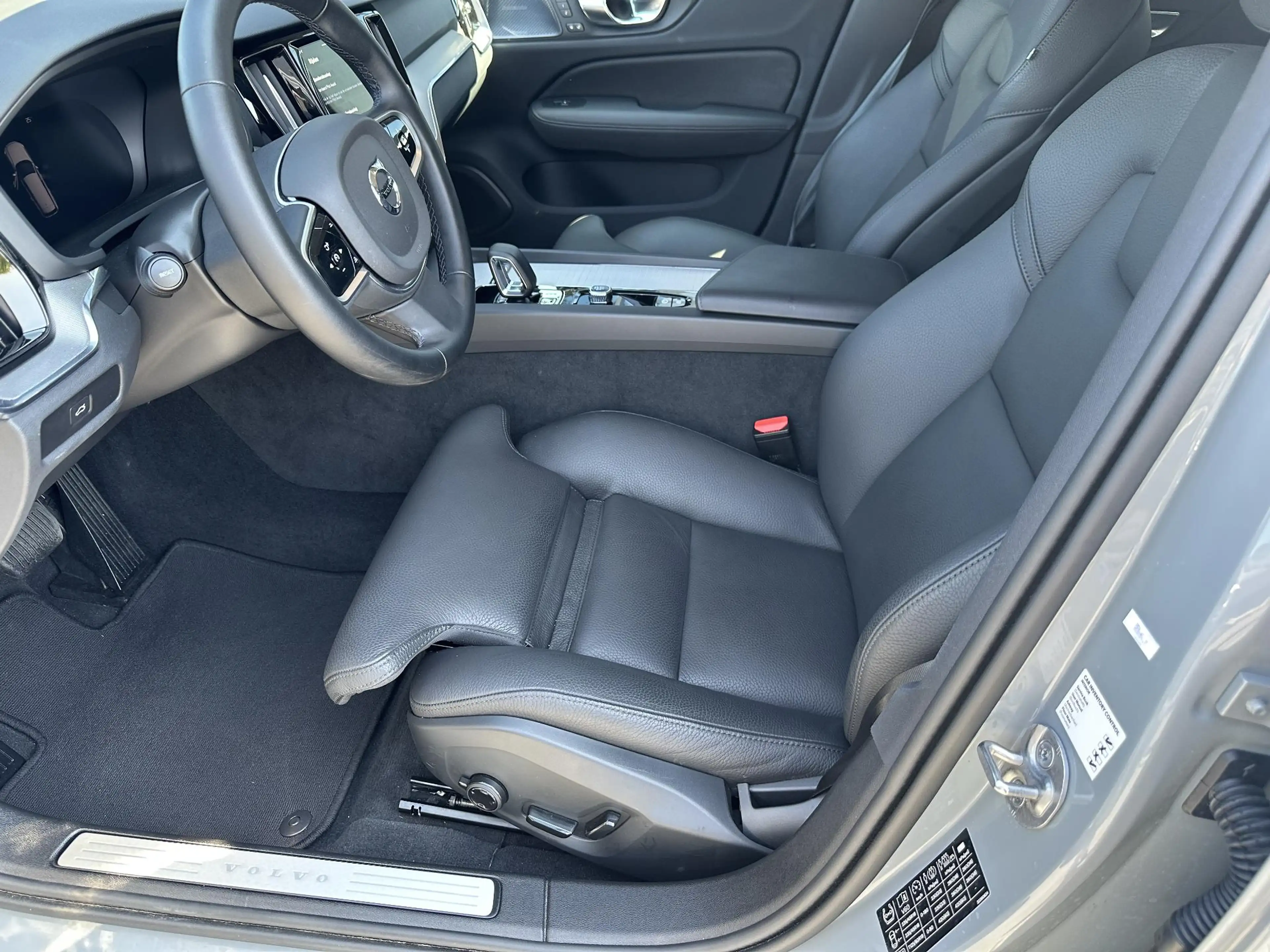 Volvo V60 2.0 B4 Plus Dark ACC|360|Vapour Grey — photo 9